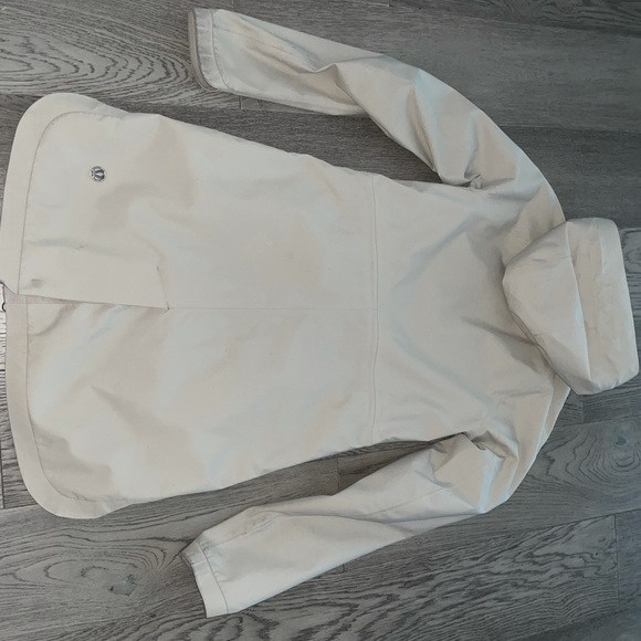 Lululemon rain jacket - Picture 3 of 3